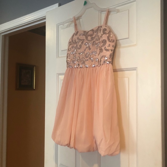 Dress - Picture 2 of 4